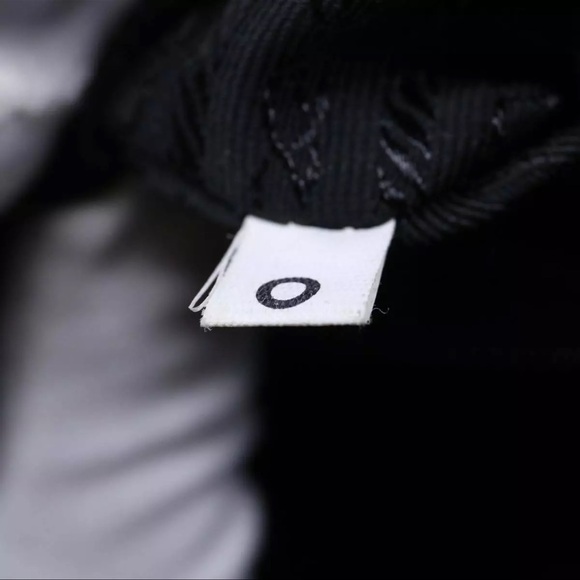 Black nylon prada bag with dust bag - Picture 14 of 16